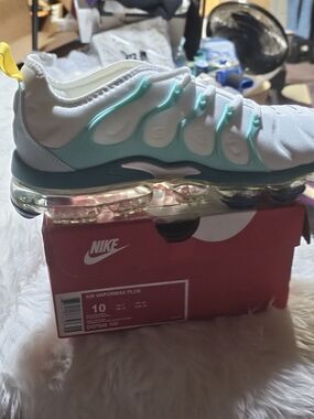 Nike Men' Air VaporMax Plus Sneakers - White & Teal with Yellow Pull Tab